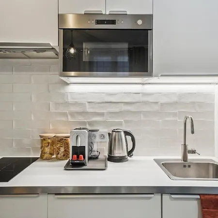 Eiffel Tower 1br Prime