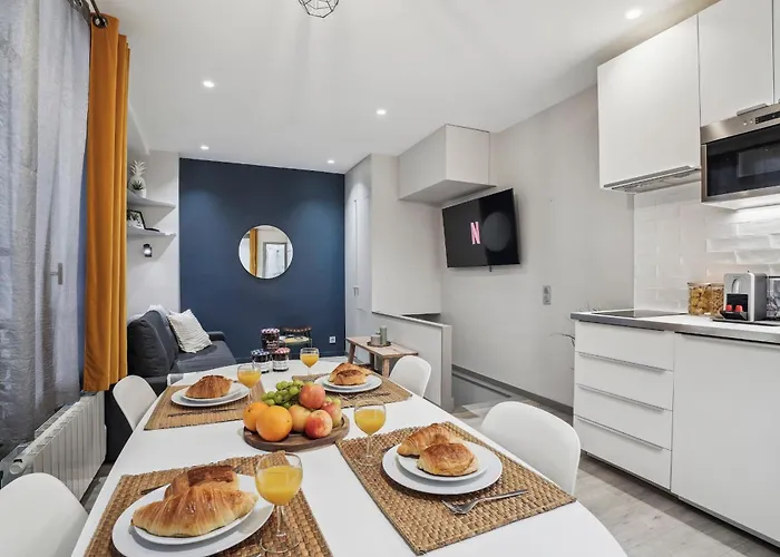 Eiffel Tower 1br Prime *